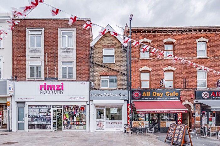 2 Bedroom Flat For Sale In A High Street, Dartford, Kent, DA1