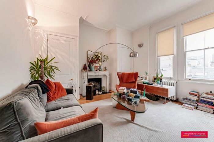 2 Bedroom Flat To Rent In Blenheim Crescent, London, W11