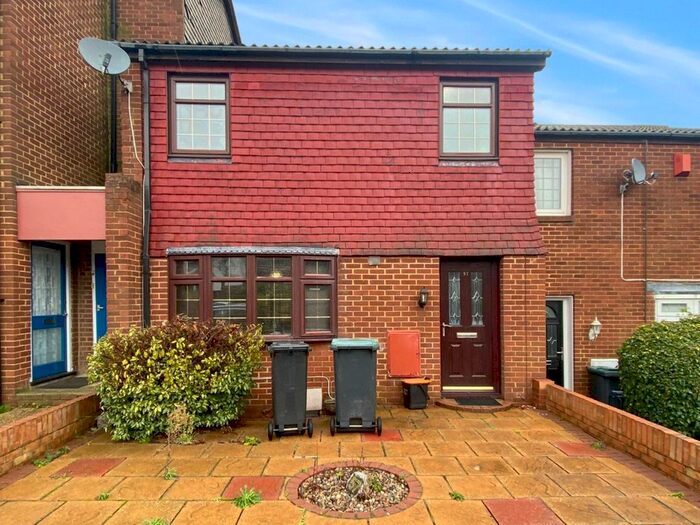 3 Bedroom Terraced House To Rent In The Hollies, Gravesend, Kent, DA12