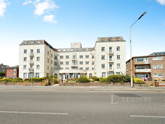 2 Bedroom Apartment For Sale In Marine Parade East, Clacton-on-Sea, Essex, CO15