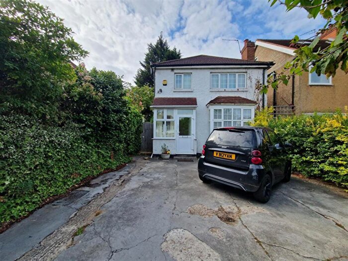 2 Bedroom Flat To Rent In Eastcote Lane, Harrow, HA2