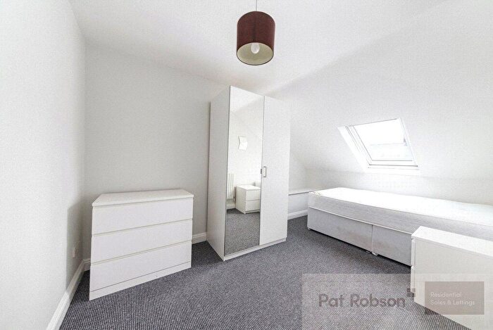 1 Bedroom Terraced House To Rent In Helmsley Road Room, Sandyford, Newcastle Upon Tyne, NE2