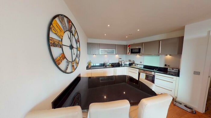 2 Bedroom Flat To Rent In Candle House, Wharf Approach, Leeds, LS1