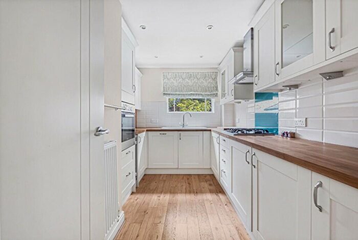 2 Bedroom Apartment To Rent In Spencer Road, Bromley, London, BR1