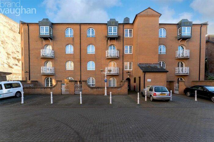 1 Bedroom Flat To Rent In Mariners Quay, Brighton Marina Village, Brighton, BN2