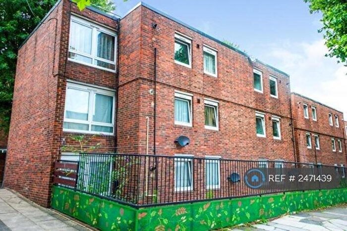 Studio To Rent In Beachcroft Way, London, N19