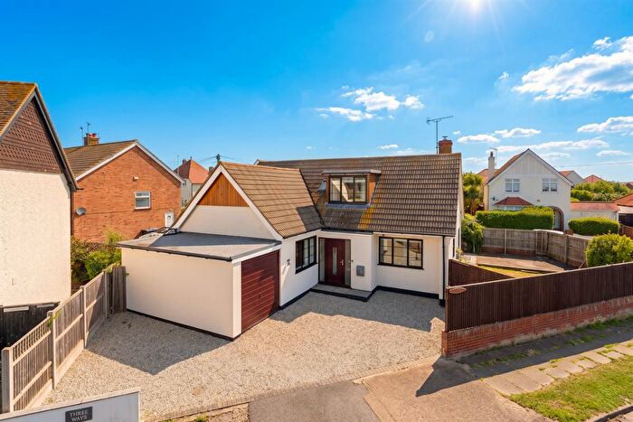 3 Bedroom Detached House For Sale In West Cliff Drive, Herne Bay, CT6