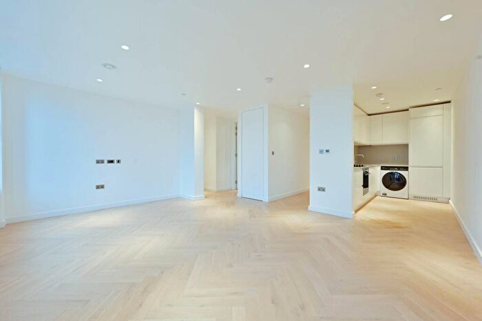 3 Bedroom Flat To Rent In Neasden, Neasden, London, NW10