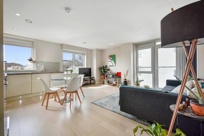 2 Bedroom Flat To Rent In Friend Street, Angel, EC1V