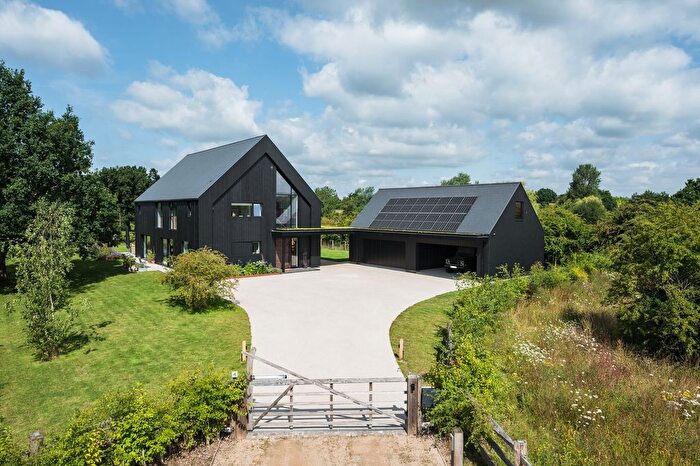 4 Bedroom Property For Sale In Brook Street, Woodchurch, TN26