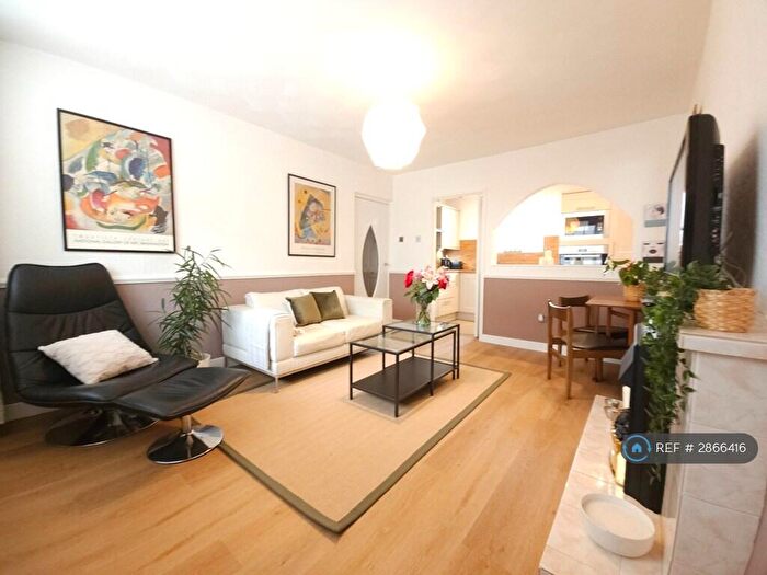 1 Bedroom Flat To Rent In Mcculloch St, Glasgow, G41