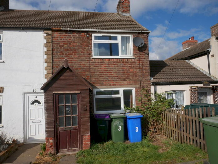 2 Bedroom End Of Terrace House For Sale In Coastguard Cottages, Moulton Marsh, PE12