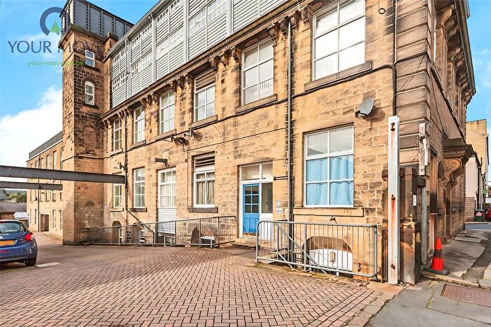 3 Bedroom Flat To Rent In Clyde Street, Bingley, West Yorkshire, BD16
