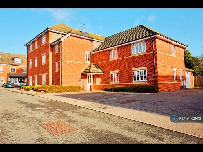 2 Bedroom Flat To Rent In Amber Gardens, Farnborough, GU14