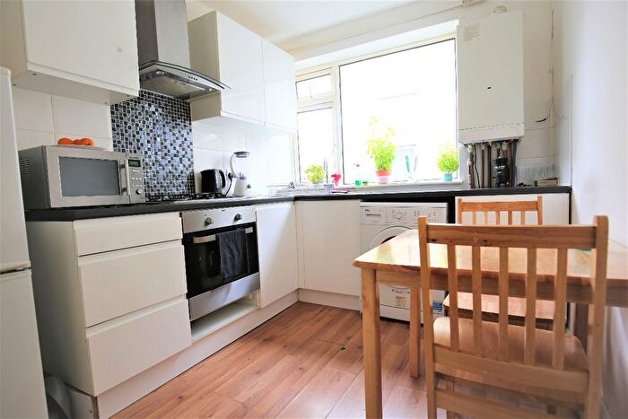 3 Bedroom Flat To Rent In Maurice Court, Newnham Road, London, N22