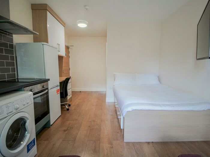Studio To Rent In Lofthouse Place, Leeds, West Yorkshire, LS2