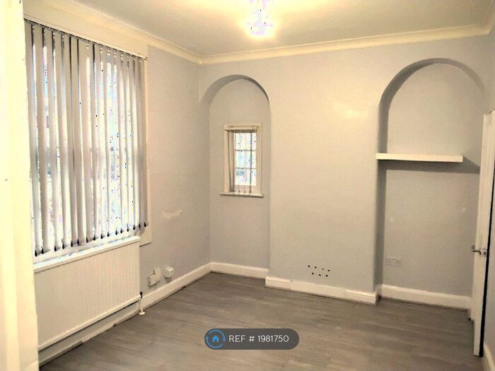 3 Bedroom Semi-Detached House To Rent In Bennington Road, London, N17
