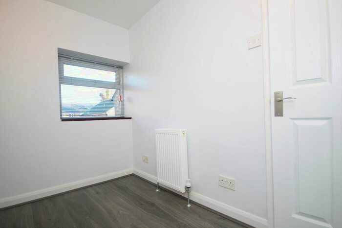 1 Bedroom Semi-Detached House To Rent In Middle Road, Leatherhead KT22