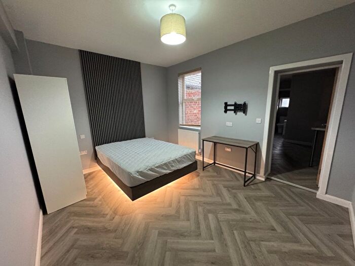 1 Bedroom Flat To Rent In Essex Street, Reading, Berkshire, RG2