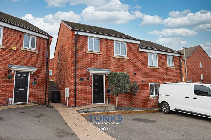 3 Bedroom Semi Detached House For Sale In Chandler Drive, Kingswinford, DY6