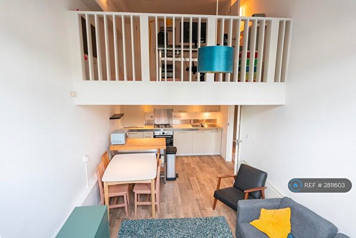 2 Bedroom Maisonette To Rent In Schoolhouse Yard, London, SE18