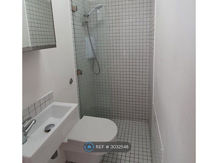 Studio To Rent In Suffolk House, Weybridge, KT13
