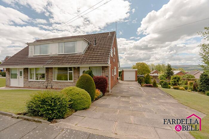 3 Bedroom Semi-Detached House For Sale In Stanbury Drive, Burnley, BB10