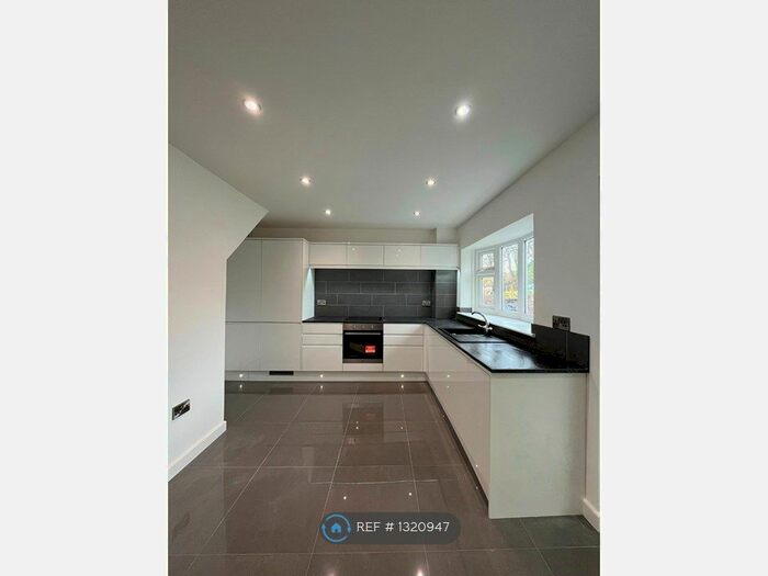 2 Bedroom End Of Terrace House To Rent In Burnbank Grove, Birmingham B24