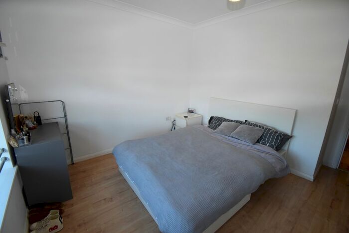 1 Bedroom Flat To Rent In Purbeck Road, Chatham ME4