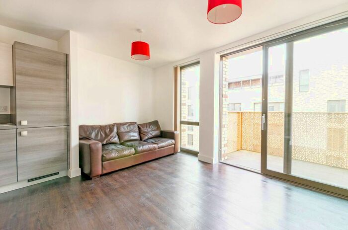 1 Bedroom Flat To Rent In Truman Walk, Bow, London, E3