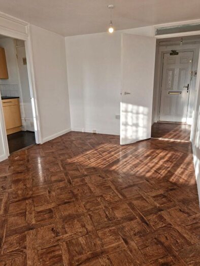 1 Bedroom Flat To Rent In Heylyn Square, London, E3