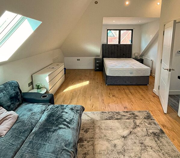 Studio To Rent In Julien Road, Coulsdon, CR5