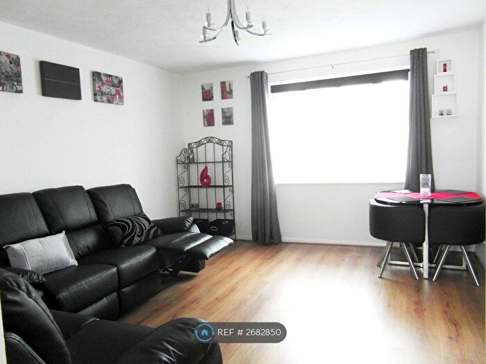 2 Bedroom Flat To Rent In Alliance Close, Wembley Central, HA0