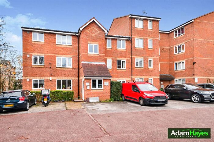 1 Bedroom Flat For Sale In Blackdown Close, East Finchley, N2