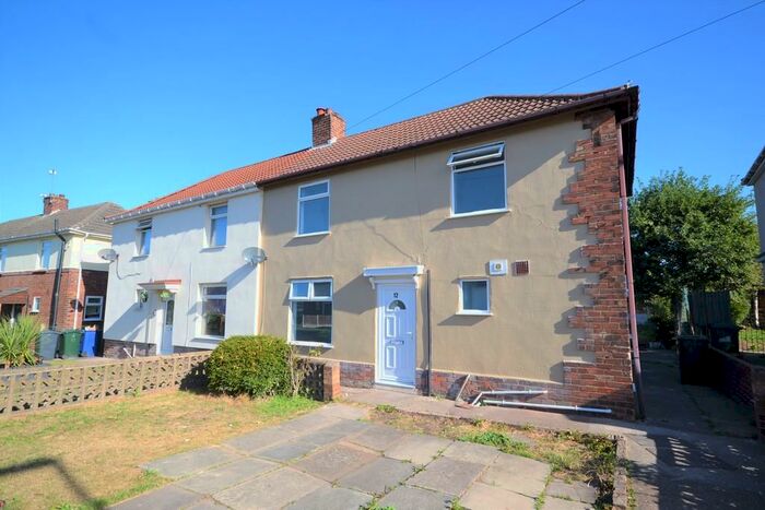 3 Bedroom Semi-Detached House To Rent In Aberconway Crescent, New Rossington, DN11
