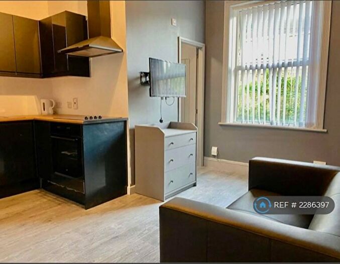 Studio To Rent In Somerset Road, Huddersfield, HD5