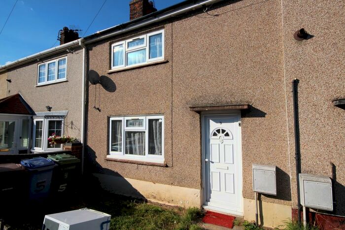 3 Bedroom Terraced House To Rent In Dickens Avenue, Tilbury, RM18