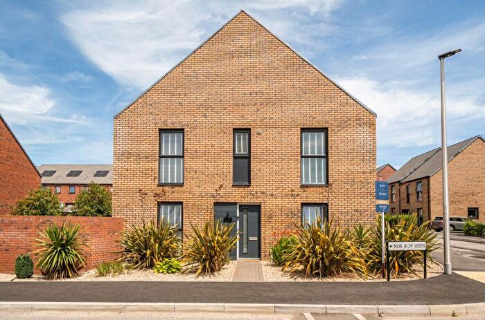 3 Bedroom Semi Detached House For Sale In Quarry Heights, Exeter, EX4