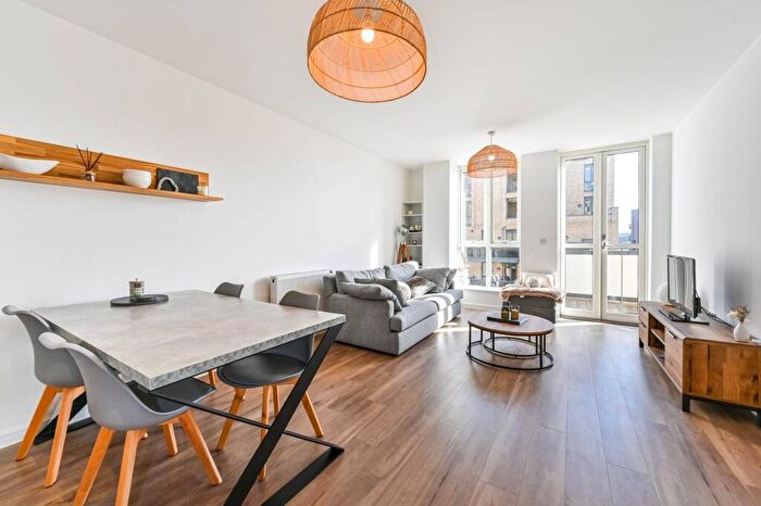 2 Bedroom Flat To Rent In Nellie Cressall Way, , Mile End, London, E3