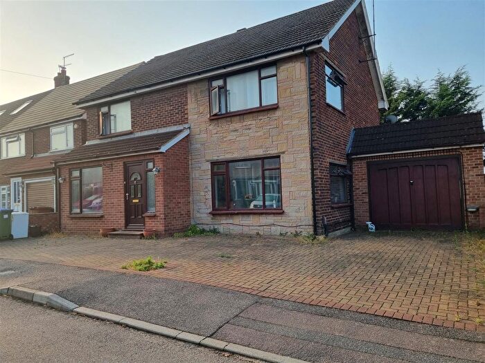 5 Bedroom Detached House For Sale In Iron Mill Place, Crayford, Dartford, DA1