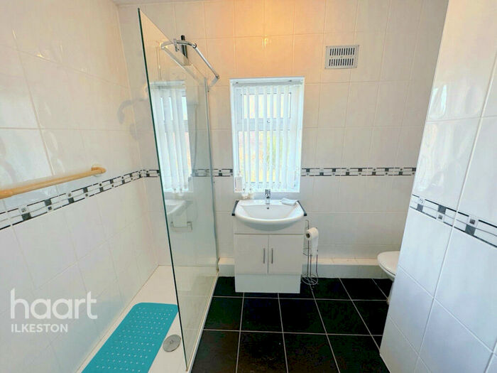 3 Bedroom Semi-Detached House For Sale In Coachways, Ilkeston, DE7