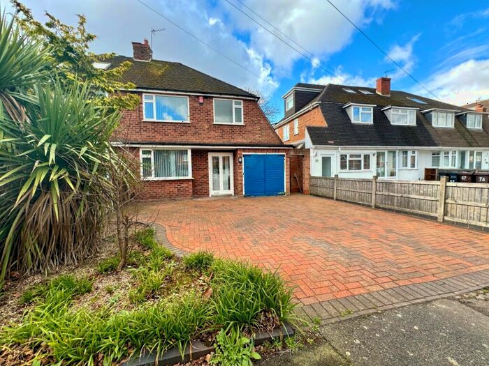 3 Bedroom Semi-Detached House To Rent In Willow Road, Solihull, West Midlands, B91