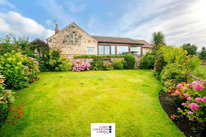 3 Bedroom Detached Bungalow For Sale In School Lane, Rotherham, S66