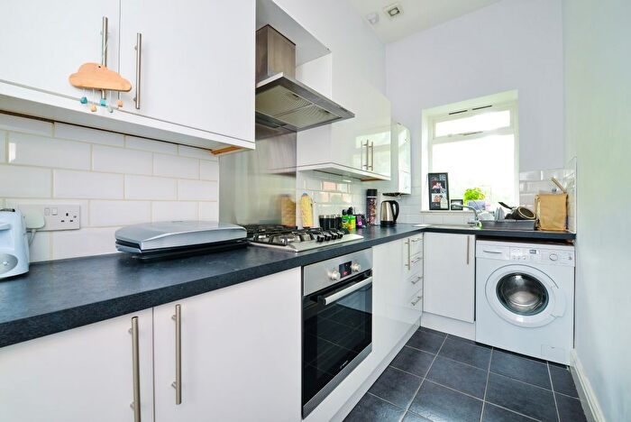 2 Bedroom Flat To Rent In Lee High Road, Lee, London, SE12