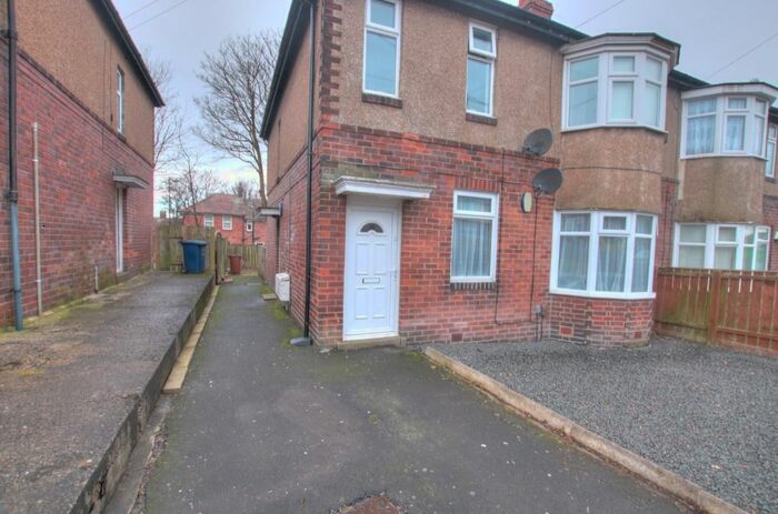 3 Bedroom Flat To Rent In Castleside Road, Denton Burn, Newcastle Upon Tyne, NE15