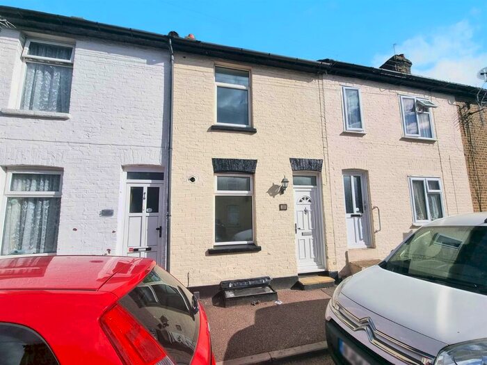 3 Bedroom Property To Rent In Otway Street, Gillingham, ME7