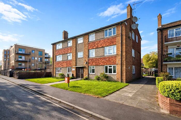 1 Bedroom Flat To Rent In Fern Grove, Feltham, TW14