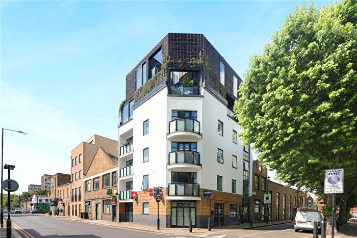 2 Bedroom Flat To Rent In Florida Street, London, E2