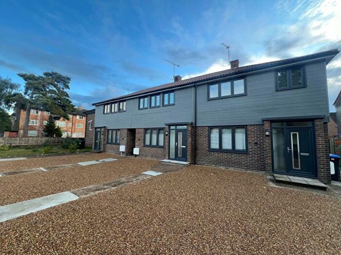 3 Bedroom End Of Terrace House To Rent In Sheerwater, Woking, GU21