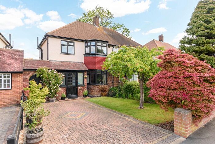 3 Bedroom Semi Detached House For Sale In Cunliffe Road, Epsom, KT19